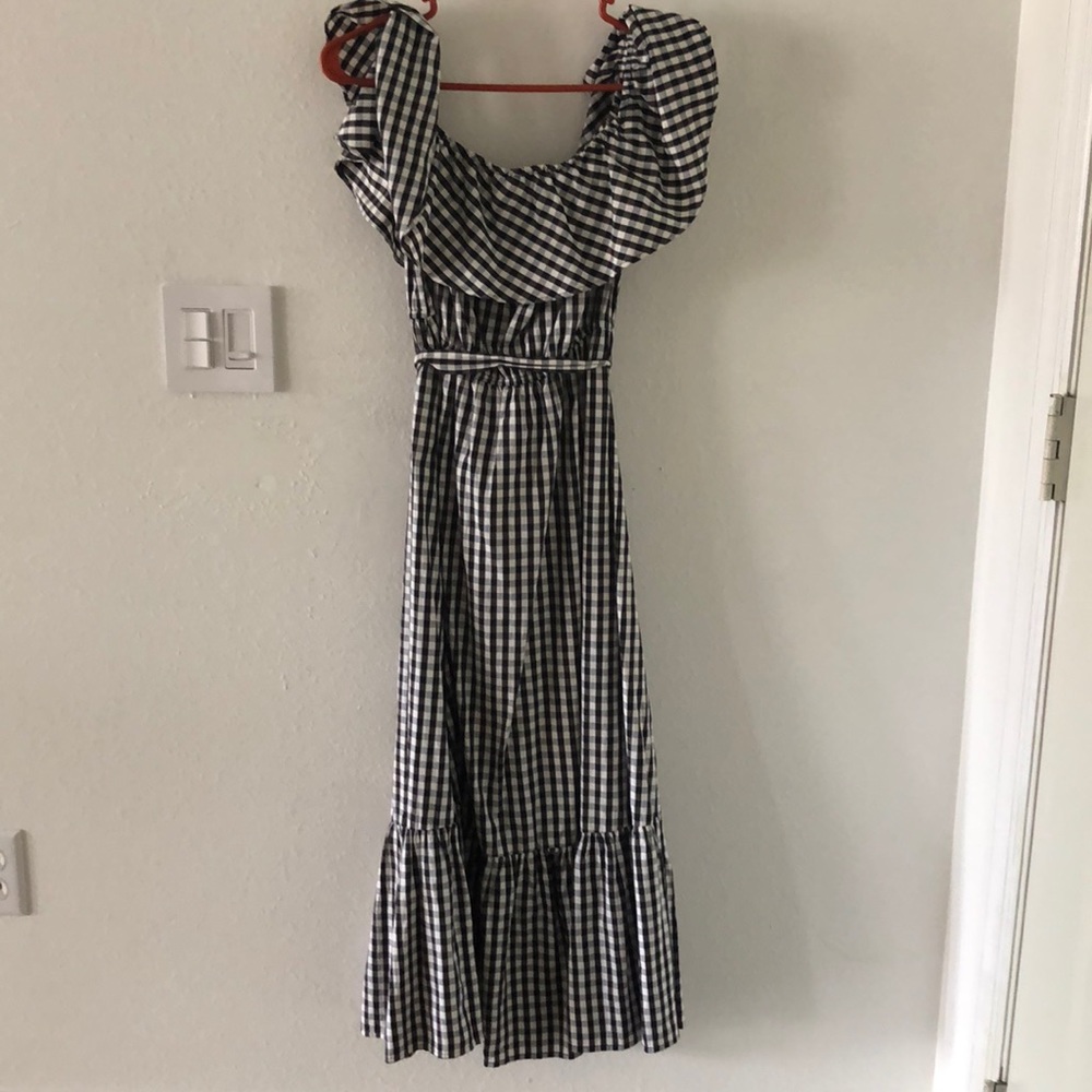 Adorable off shoulder gingham dress!
